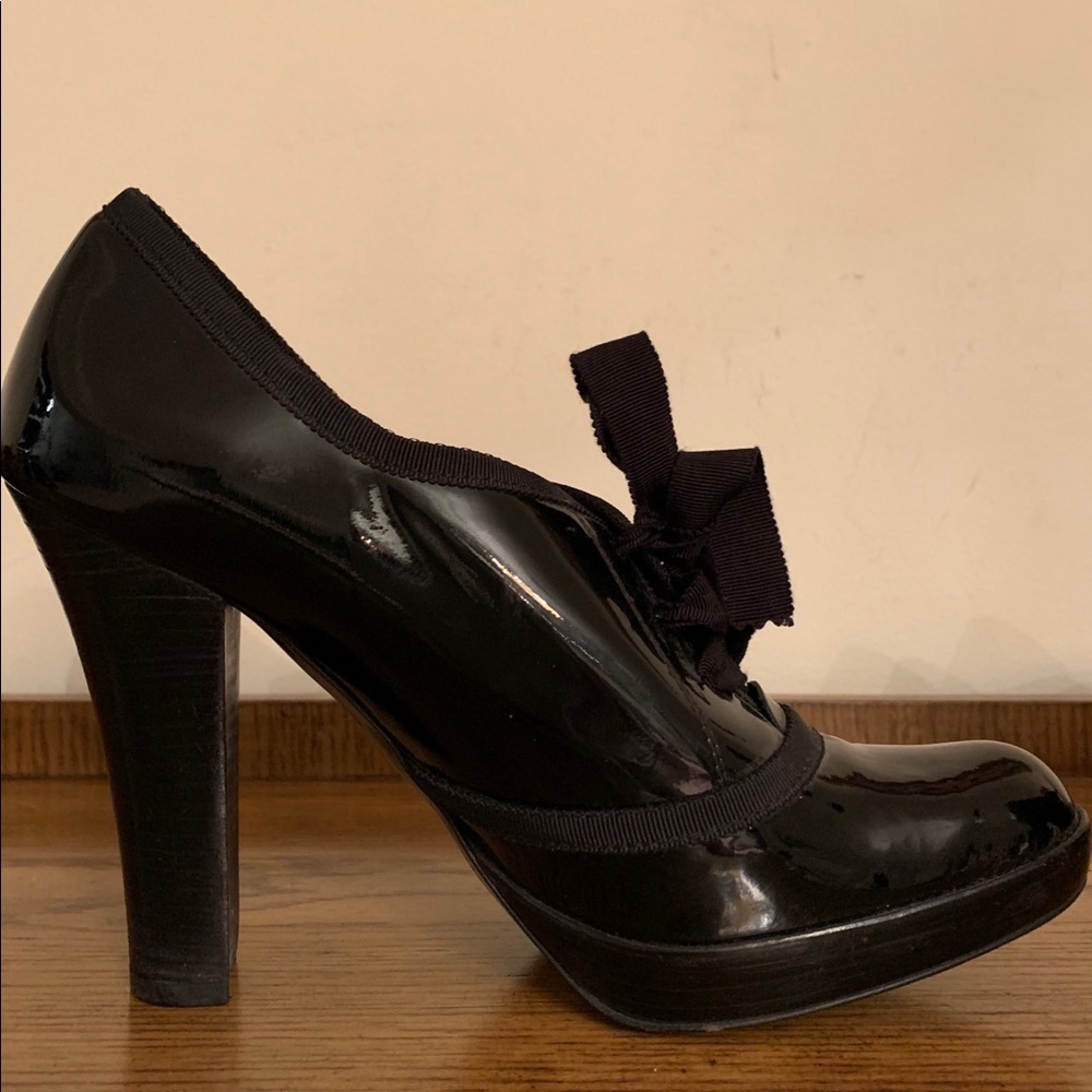Black Pedro García Heels